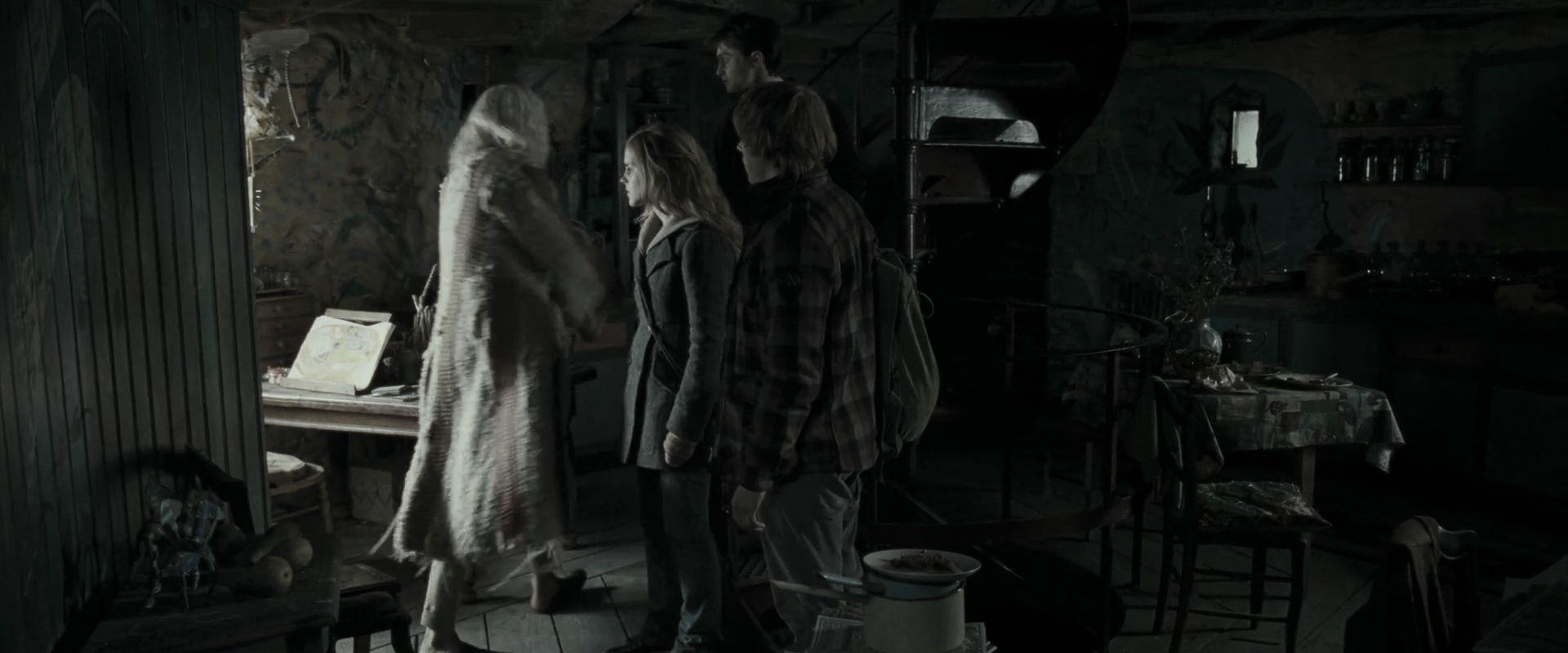 EmmaWatsonFan_dot_nl-HarryPotterAndTheDeathlyHallowsPart1-6733.jpg EmmaWatsonFan_dot_nl-HarryPotterAndTheDeathlyHallowsPart1-6733.jpg