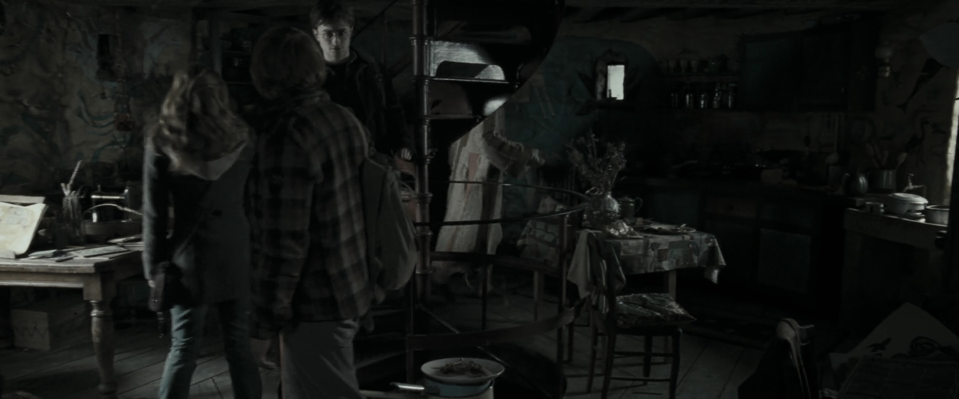 EmmaWatsonFan_dot_nl-HarryPotterAndTheDeathlyHallowsPart1-6735.jpg EmmaWatsonFan_dot_nl-HarryPotterAndTheDeathlyHallowsPart1-6735.jpg