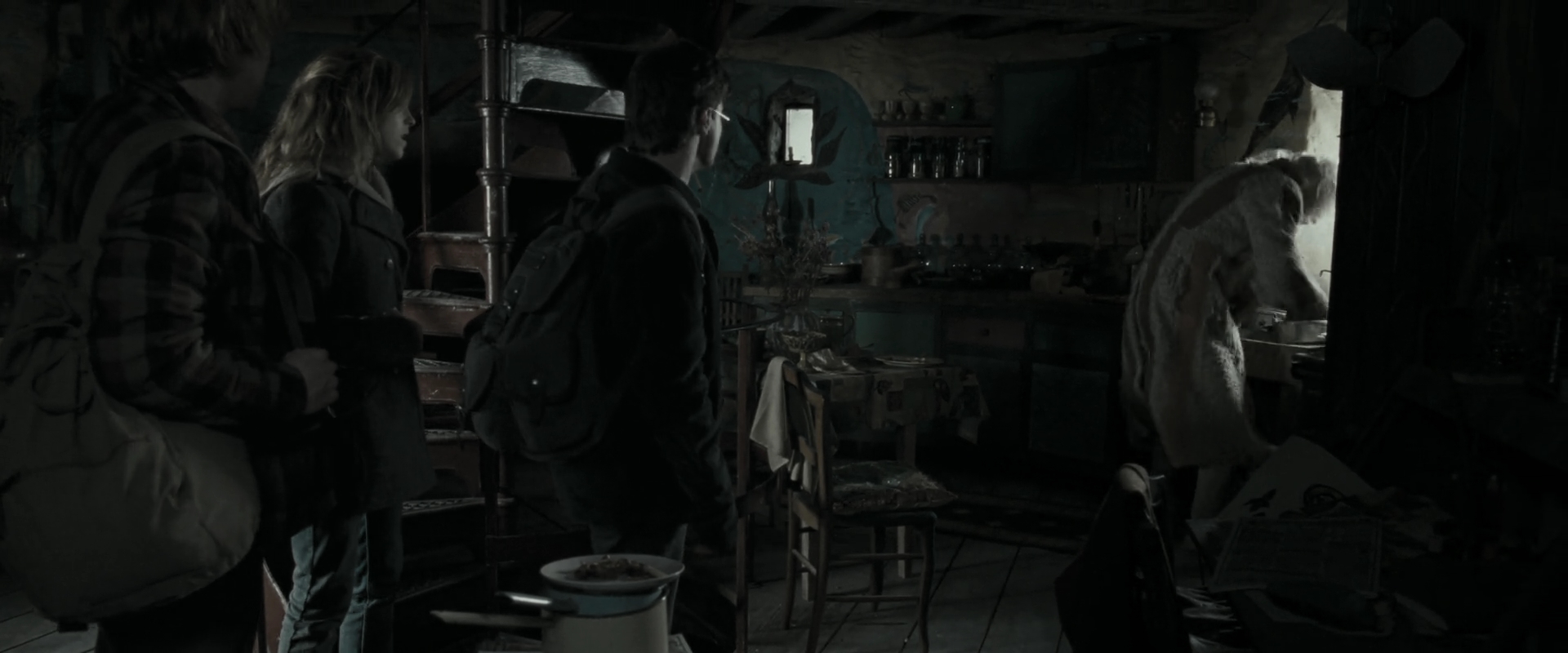 EmmaWatsonFan_dot_nl-HarryPotterAndTheDeathlyHallowsPart1-6740.jpg EmmaWatsonFan_dot_nl-HarryPotterAndTheDeathlyHallowsPart1-6740.jpg