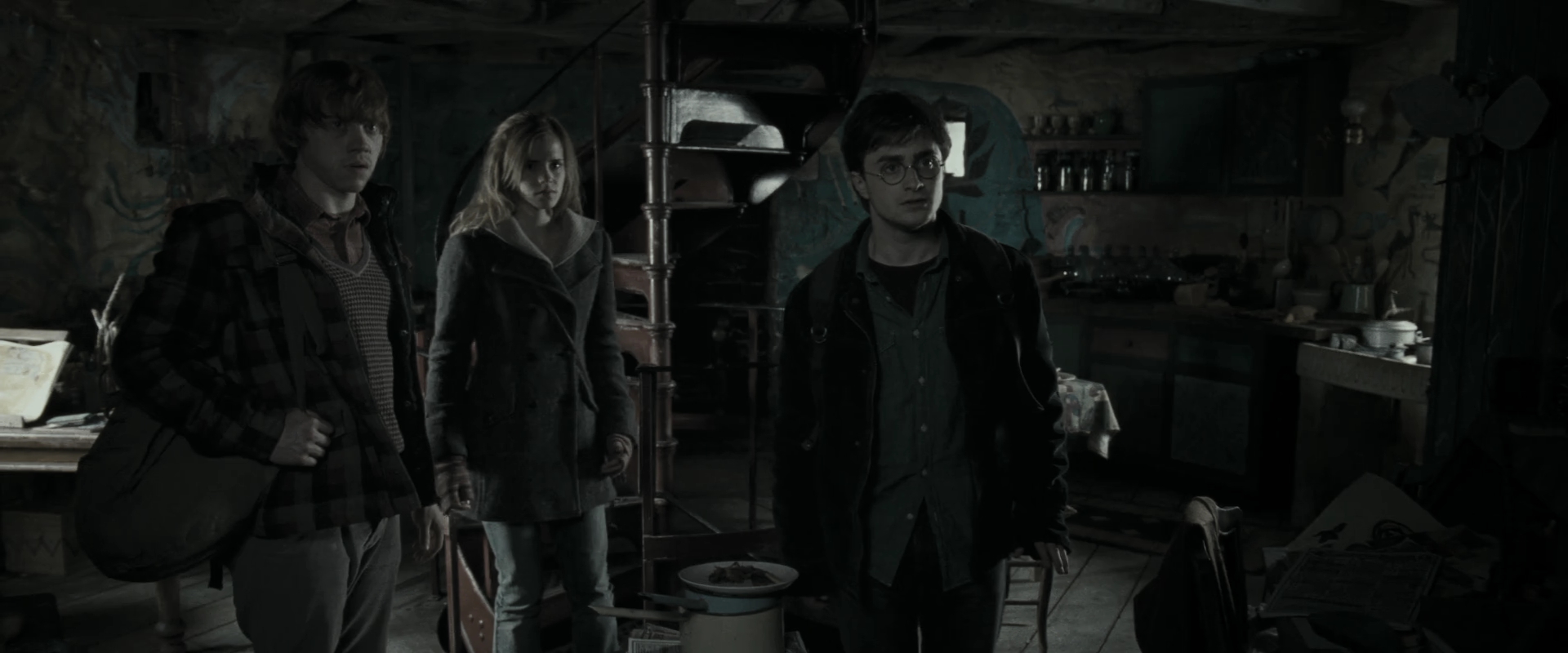 EmmaWatsonFan_dot_nl-HarryPotterAndTheDeathlyHallowsPart1-6748.jpg EmmaWatsonFan_dot_nl-HarryPotterAndTheDeathlyHallowsPart1-6748.jpg