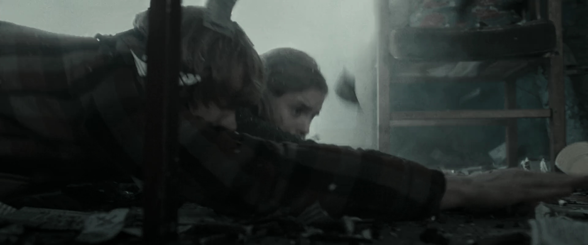 EmmaWatsonFan_dot_nl-HarryPotterAndTheDeathlyHallowsPart1-6822.jpg EmmaWatsonFan_dot_nl-HarryPotterAndTheDeathlyHallowsPart1-6822.jpg