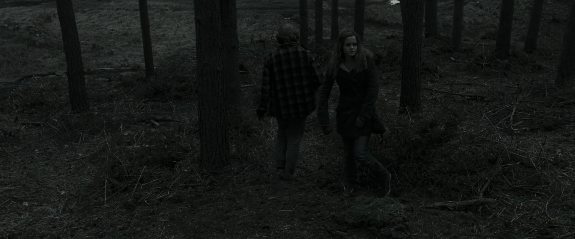 EmmaWatsonFan_dot_nl-HarryPotterAndTheDeathlyHallowsPart1-6845.jpg EmmaWatsonFan_dot_nl-HarryPotterAndTheDeathlyHallowsPart1-6845.jpg