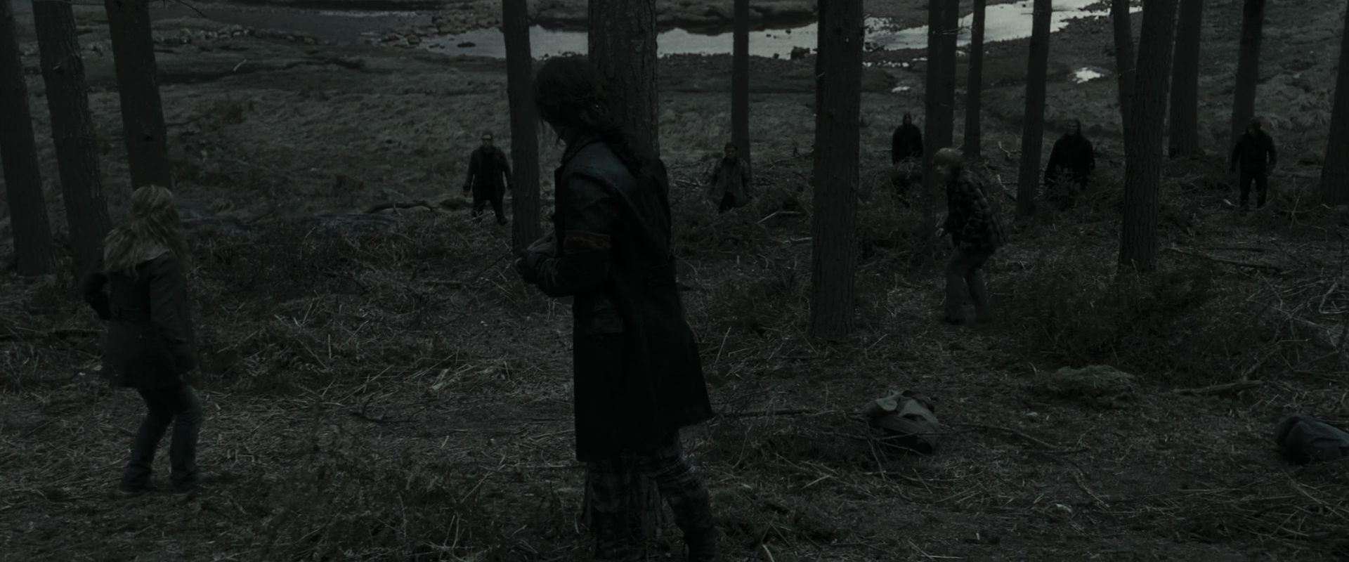 EmmaWatsonFan_dot_nl-HarryPotterAndTheDeathlyHallowsPart1-6858.jpg EmmaWatsonFan_dot_nl-HarryPotterAndTheDeathlyHallowsPart1-6858.jpg