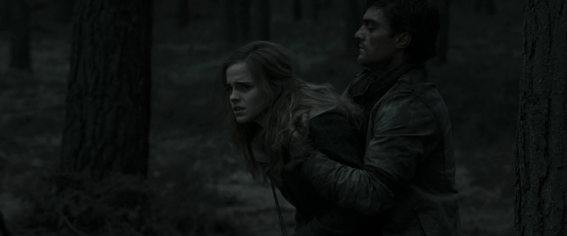 EmmaWatsonFan_dot_nl-HarryPotterAndTheDeathlyHallowsPart1-6990.jpg EmmaWatsonFan_dot_nl-HarryPotterAndTheDeathlyHallowsPart1-6990.jpg