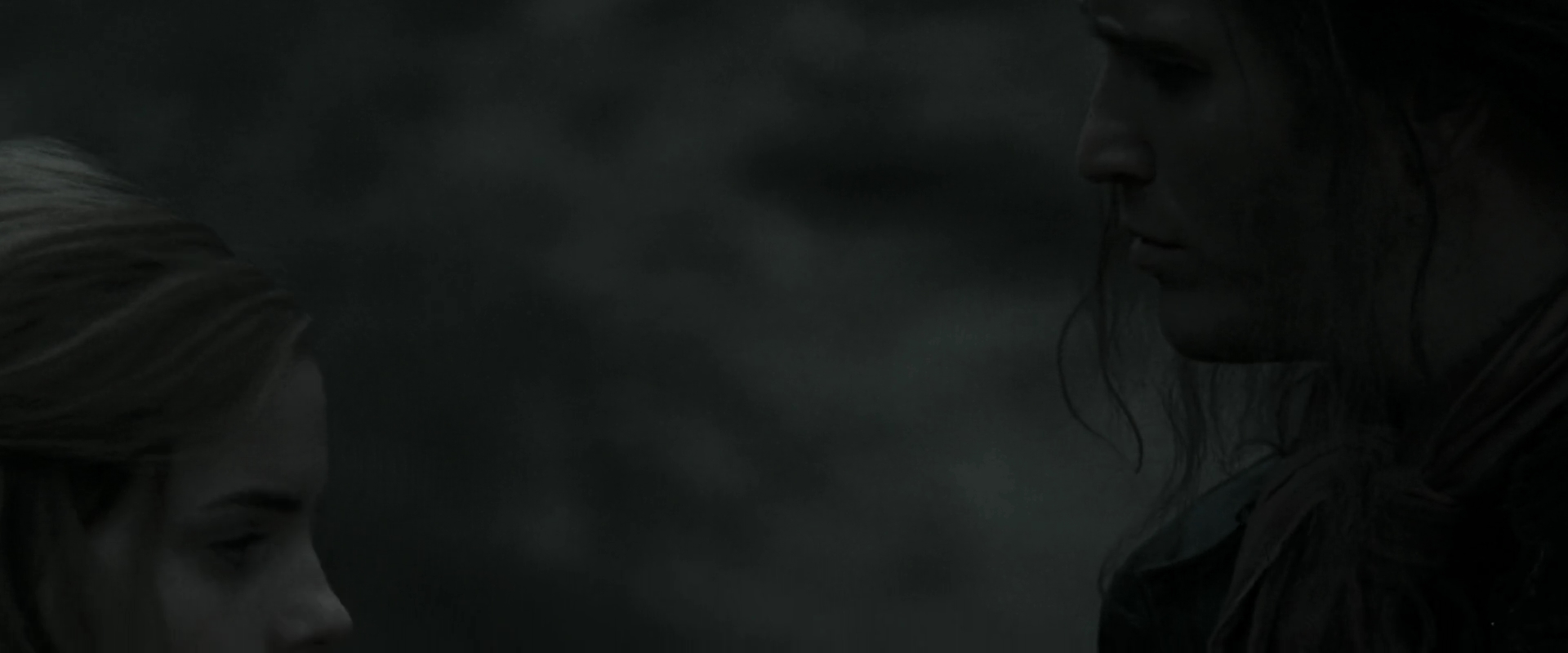 EmmaWatsonFan_dot_nl-HarryPotterAndTheDeathlyHallowsPart1-7013.jpg EmmaWatsonFan_dot_nl-HarryPotterAndTheDeathlyHallowsPart1-7013.jpg