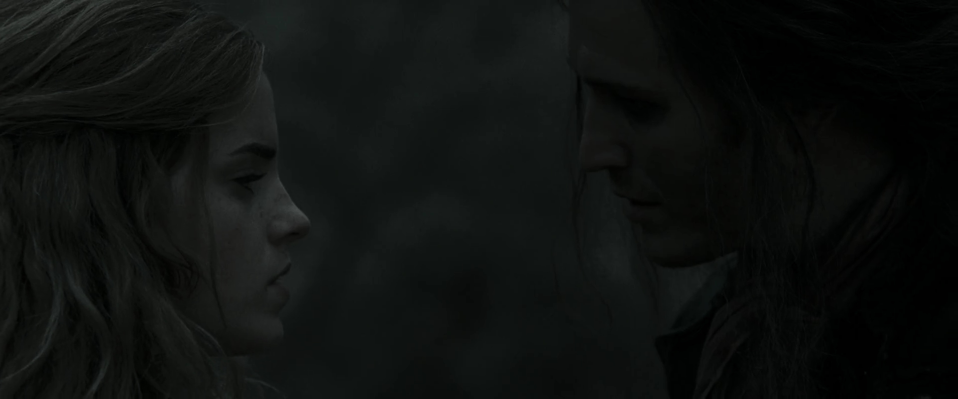 EmmaWatsonFan_dot_nl-HarryPotterAndTheDeathlyHallowsPart1-7018.jpg EmmaWatsonFan_dot_nl-HarryPotterAndTheDeathlyHallowsPart1-7018.jpg