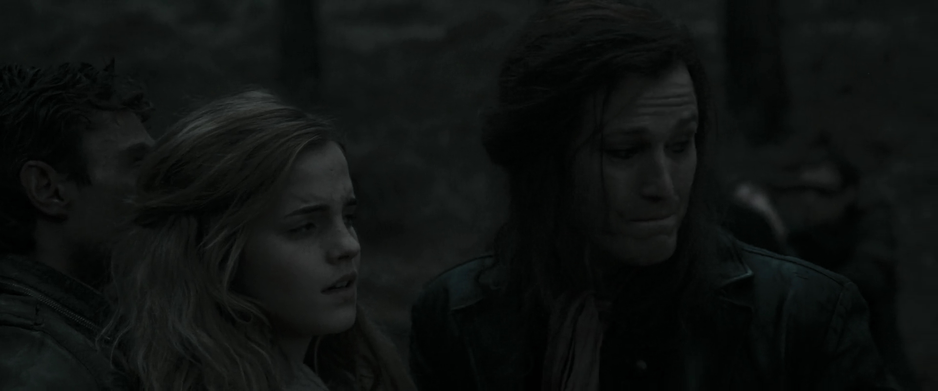 EmmaWatsonFan_dot_nl-HarryPotterAndTheDeathlyHallowsPart1-7027.jpg EmmaWatsonFan_dot_nl-HarryPotterAndTheDeathlyHallowsPart1-7027.jpg