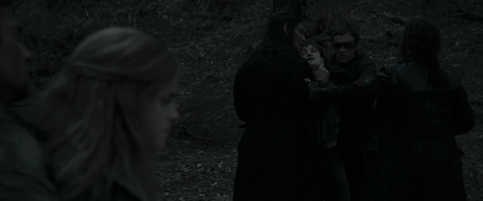 EmmaWatsonFan_dot_nl-HarryPotterAndTheDeathlyHallowsPart1-7037.jpg EmmaWatsonFan_dot_nl-HarryPotterAndTheDeathlyHallowsPart1-7037.jpg