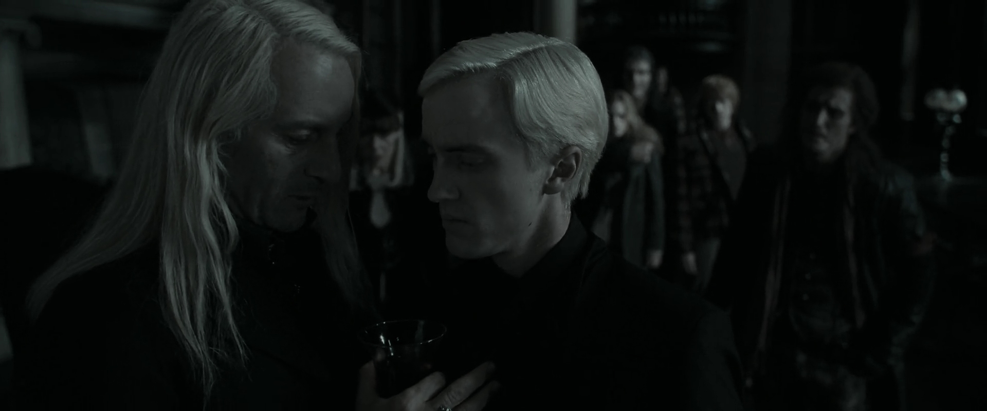 EmmaWatsonFan_dot_nl-HarryPotterAndTheDeathlyHallowsPart1-7129.jpg EmmaWatsonFan_dot_nl-HarryPotterAndTheDeathlyHallowsPart1-7129.jpg