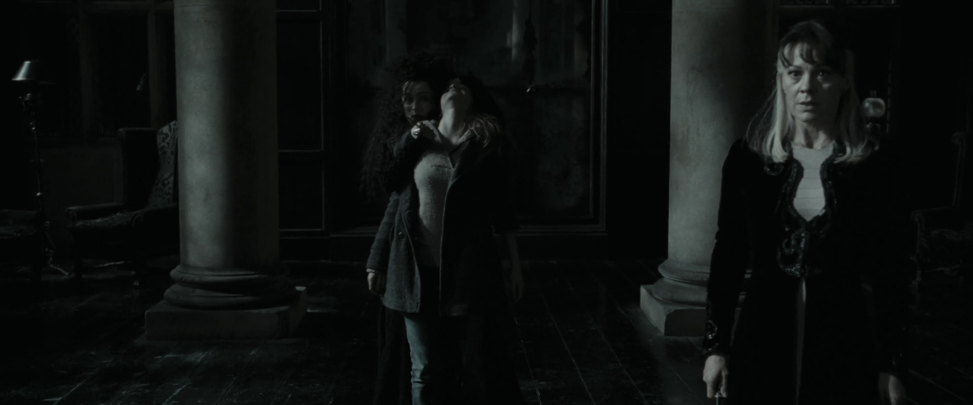 EmmaWatsonFan_dot_nl-HarryPotterAndTheDeathlyHallowsPart1-7439.jpg EmmaWatsonFan_dot_nl-HarryPotterAndTheDeathlyHallowsPart1-7439.jpg