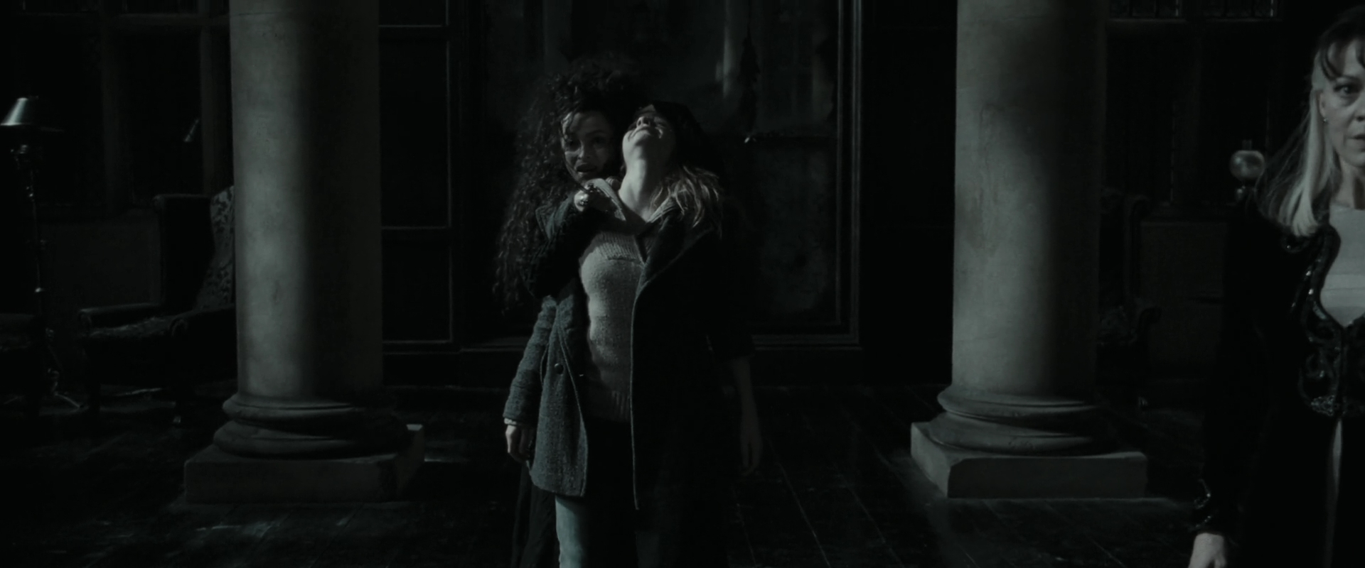 EmmaWatsonFan_dot_nl-HarryPotterAndTheDeathlyHallowsPart1-7441.jpg EmmaWatsonFan_dot_nl-HarryPotterAndTheDeathlyHallowsPart1-7441.jpg