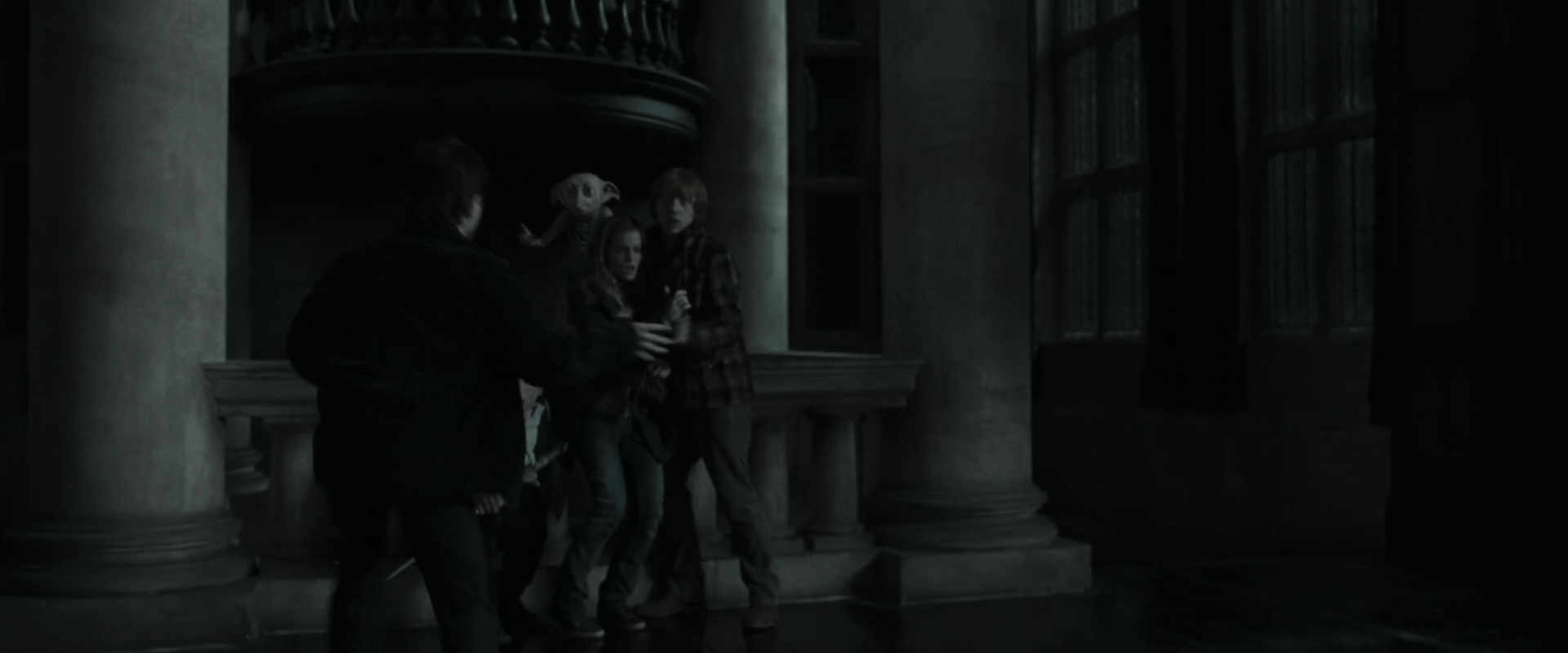 EmmaWatsonFan_dot_nl-HarryPotterAndTheDeathlyHallowsPart1-7495.jpg EmmaWatsonFan_dot_nl-HarryPotterAndTheDeathlyHallowsPart1-7495.jpg