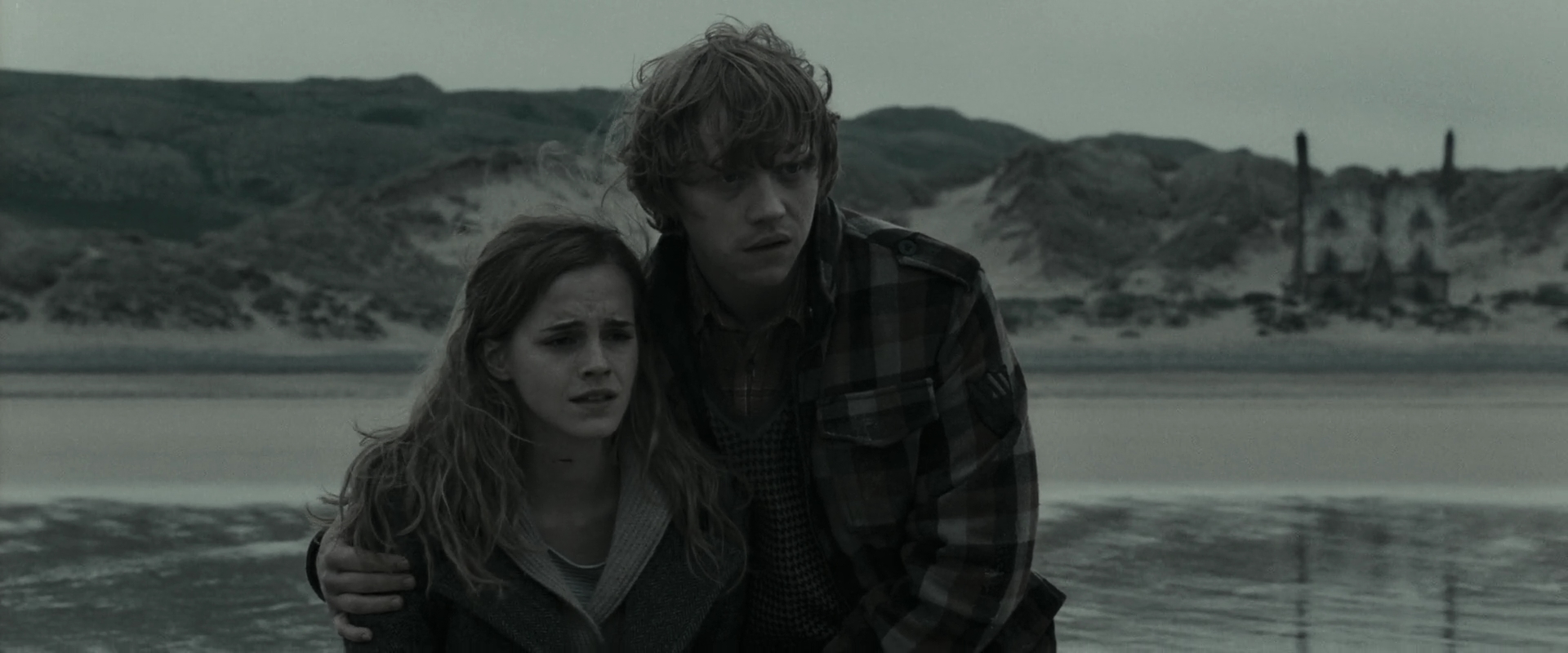 EmmaWatsonFan_dot_nl-HarryPotterAndTheDeathlyHallowsPart1-7667.jpg EmmaWatsonFan_dot_nl-HarryPotterAndTheDeathlyHallowsPart1-7667.jpg