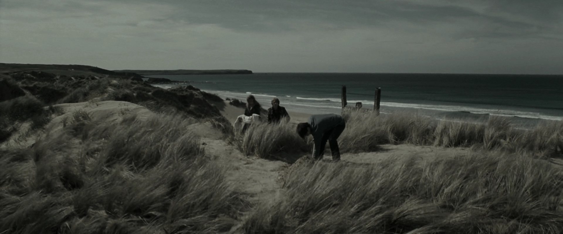 EmmaWatsonFan_dot_nl-HarryPotterAndTheDeathlyHallowsPart1-7705.jpg EmmaWatsonFan_dot_nl-HarryPotterAndTheDeathlyHallowsPart1-7705.jpg