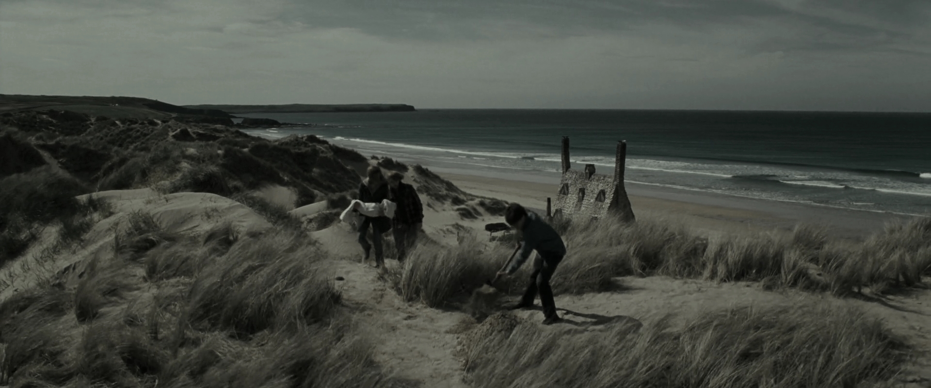 EmmaWatsonFan_dot_nl-HarryPotterAndTheDeathlyHallowsPart1-7709.jpg EmmaWatsonFan_dot_nl-HarryPotterAndTheDeathlyHallowsPart1-7709.jpg