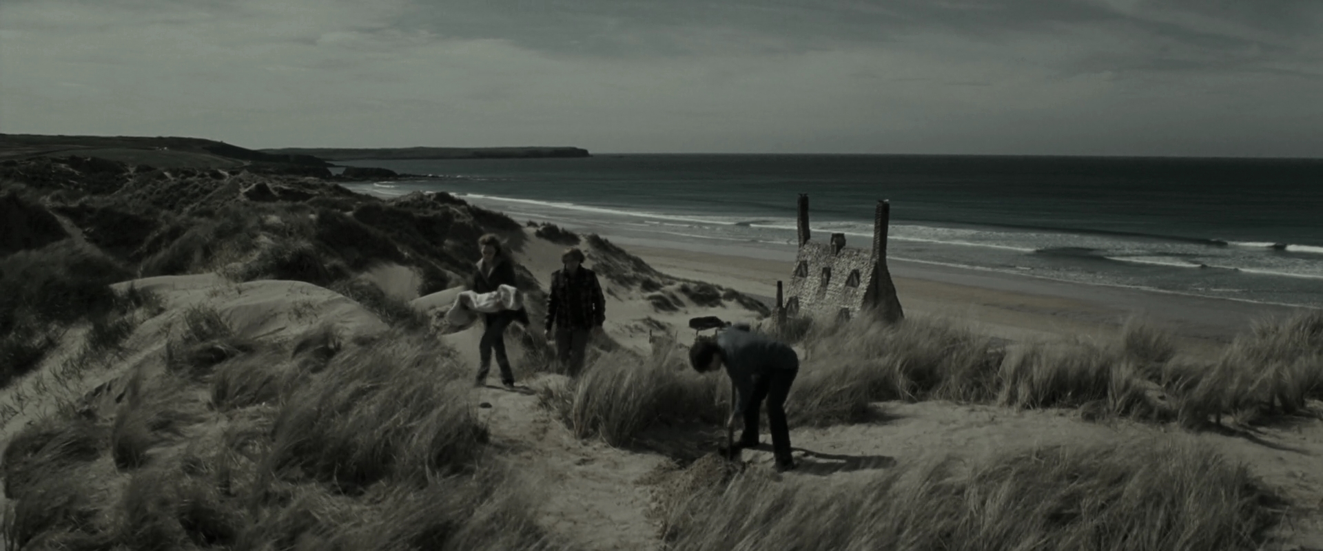 EmmaWatsonFan_dot_nl-HarryPotterAndTheDeathlyHallowsPart1-7710.jpg EmmaWatsonFan_dot_nl-HarryPotterAndTheDeathlyHallowsPart1-7710.jpg