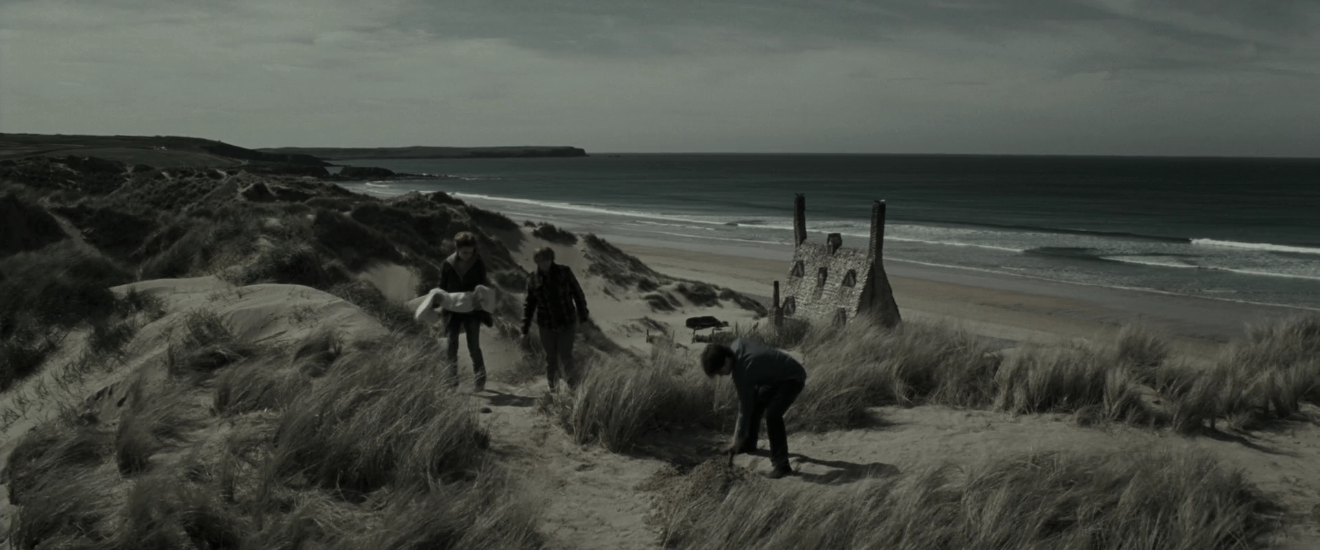 EmmaWatsonFan_dot_nl-HarryPotterAndTheDeathlyHallowsPart1-7711.jpg EmmaWatsonFan_dot_nl-HarryPotterAndTheDeathlyHallowsPart1-7711.jpg