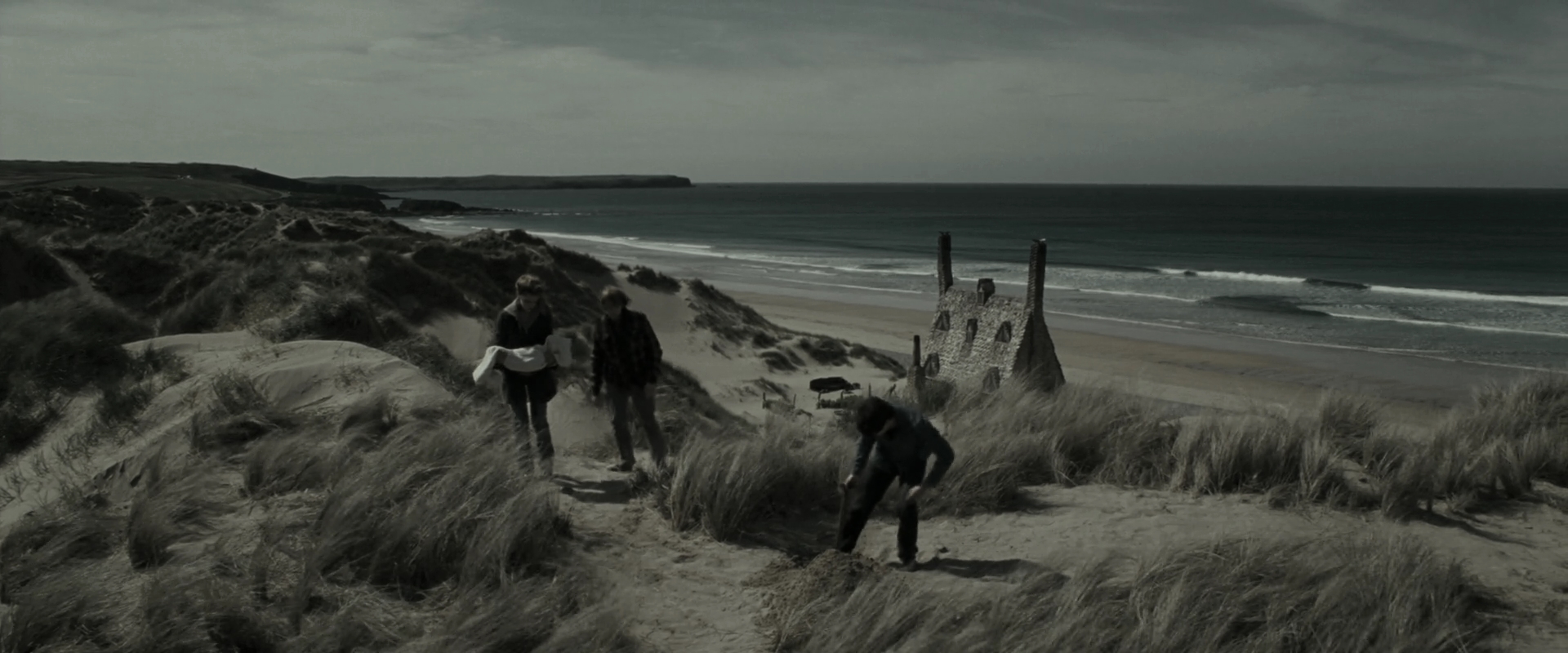 EmmaWatsonFan_dot_nl-HarryPotterAndTheDeathlyHallowsPart1-7713.jpg EmmaWatsonFan_dot_nl-HarryPotterAndTheDeathlyHallowsPart1-7713.jpg