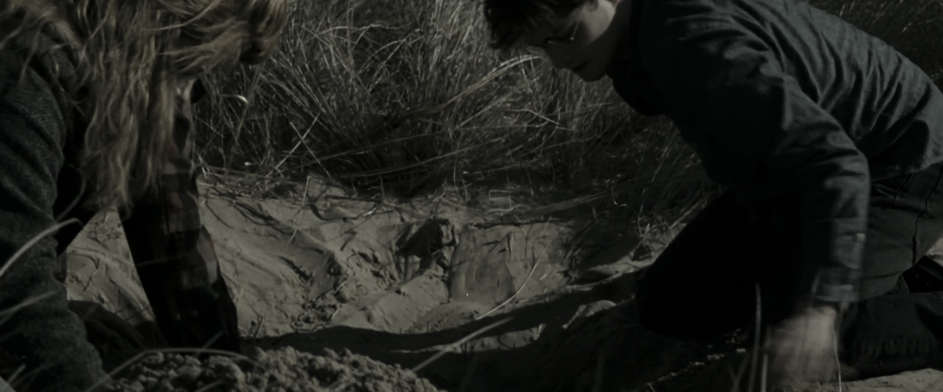 EmmaWatsonFan_dot_nl-HarryPotterAndTheDeathlyHallowsPart1-7725.jpg EmmaWatsonFan_dot_nl-HarryPotterAndTheDeathlyHallowsPart1-7725.jpg