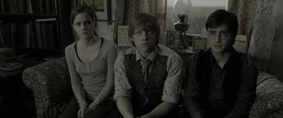 EmmaWatsonFan_dot_nl-HarryPotterAndTheDeathlyHallowsPart1-1663.jpg