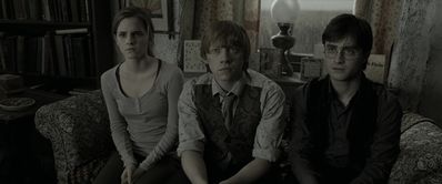 EmmaWatsonFan_dot_nl-HarryPotterAndTheDeathlyHallowsPart1-1666.jpg