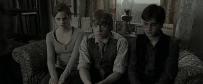 EmmaWatsonFan_dot_nl-HarryPotterAndTheDeathlyHallowsPart1-1682.jpg