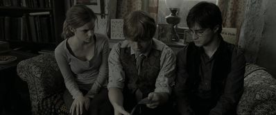 EmmaWatsonFan_dot_nl-HarryPotterAndTheDeathlyHallowsPart1-1690.jpg