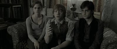 EmmaWatsonFan_dot_nl-HarryPotterAndTheDeathlyHallowsPart1-1701.jpg