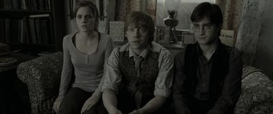 EmmaWatsonFan_dot_nl-HarryPotterAndTheDeathlyHallowsPart1-1719.jpg