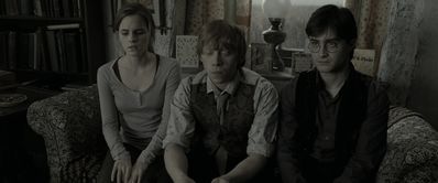 EmmaWatsonFan_dot_nl-HarryPotterAndTheDeathlyHallowsPart1-1721.jpg