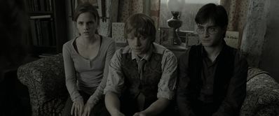 EmmaWatsonFan_dot_nl-HarryPotterAndTheDeathlyHallowsPart1-1724.jpg