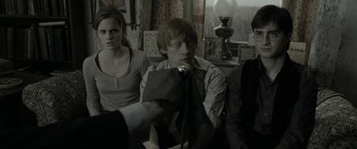 EmmaWatsonFan_dot_nl-HarryPotterAndTheDeathlyHallowsPart1-1764.jpg