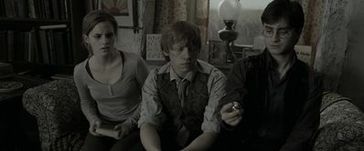 EmmaWatsonFan_dot_nl-HarryPotterAndTheDeathlyHallowsPart1-1771.jpg