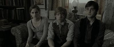 EmmaWatsonFan_dot_nl-HarryPotterAndTheDeathlyHallowsPart1-1780.jpg