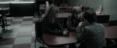 EmmaWatsonFan_dot_nl-HarryPotterAndTheDeathlyHallowsPart1-2180.jpg