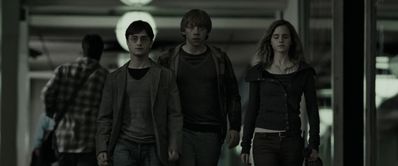 EmmaWatsonFan_dot_nl-HarryPotterAndTheDeathlyHallowsPart1-2348.jpg