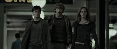 EmmaWatsonFan_dot_nl-HarryPotterAndTheDeathlyHallowsPart1-2349.jpg