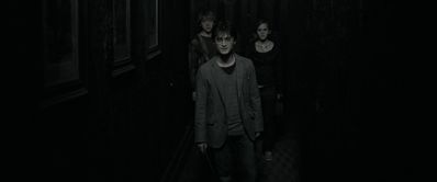 EmmaWatsonFan_dot_nl-HarryPotterAndTheDeathlyHallowsPart1-2376.jpg