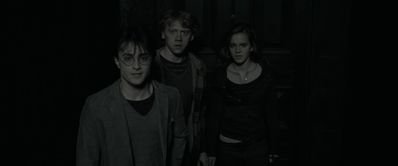 EmmaWatsonFan_dot_nl-HarryPotterAndTheDeathlyHallowsPart1-2392.jpg