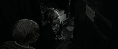 EmmaWatsonFan_dot_nl-HarryPotterAndTheDeathlyHallowsPart1-2519.jpg