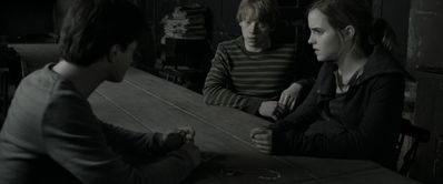 EmmaWatsonFan_dot_nl-HarryPotterAndTheDeathlyHallowsPart1-2540.jpg