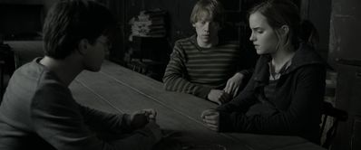 EmmaWatsonFan_dot_nl-HarryPotterAndTheDeathlyHallowsPart1-2542.jpg