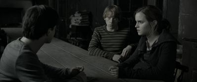 EmmaWatsonFan_dot_nl-HarryPotterAndTheDeathlyHallowsPart1-2547.jpg