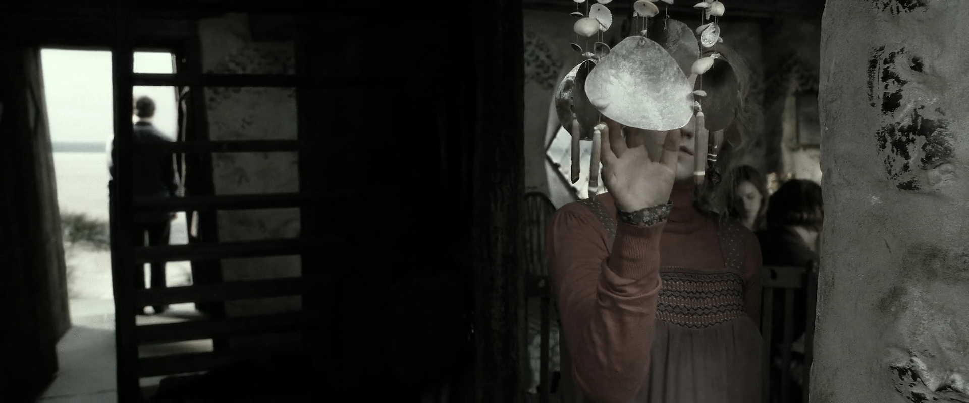 EmmaWatsonFan_dot_nl-HarryPotterAndTheDeathlyHallowsPart2-0144.jpg