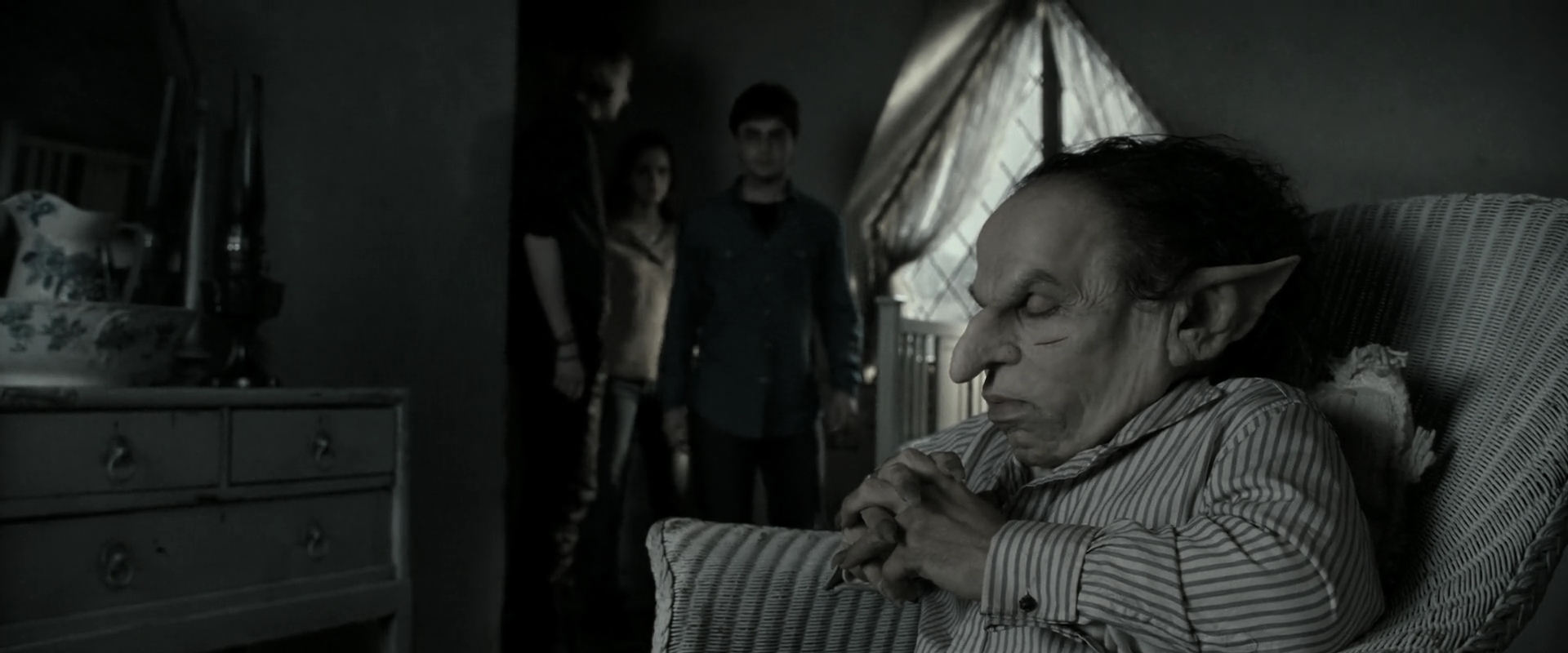 EmmaWatsonFan_dot_nl-HarryPotterAndTheDeathlyHallowsPart2-0176.jpg EmmaWatsonFan_dot_nl-HarryPotterAndTheDeathlyHallowsPart2-0176.jpg