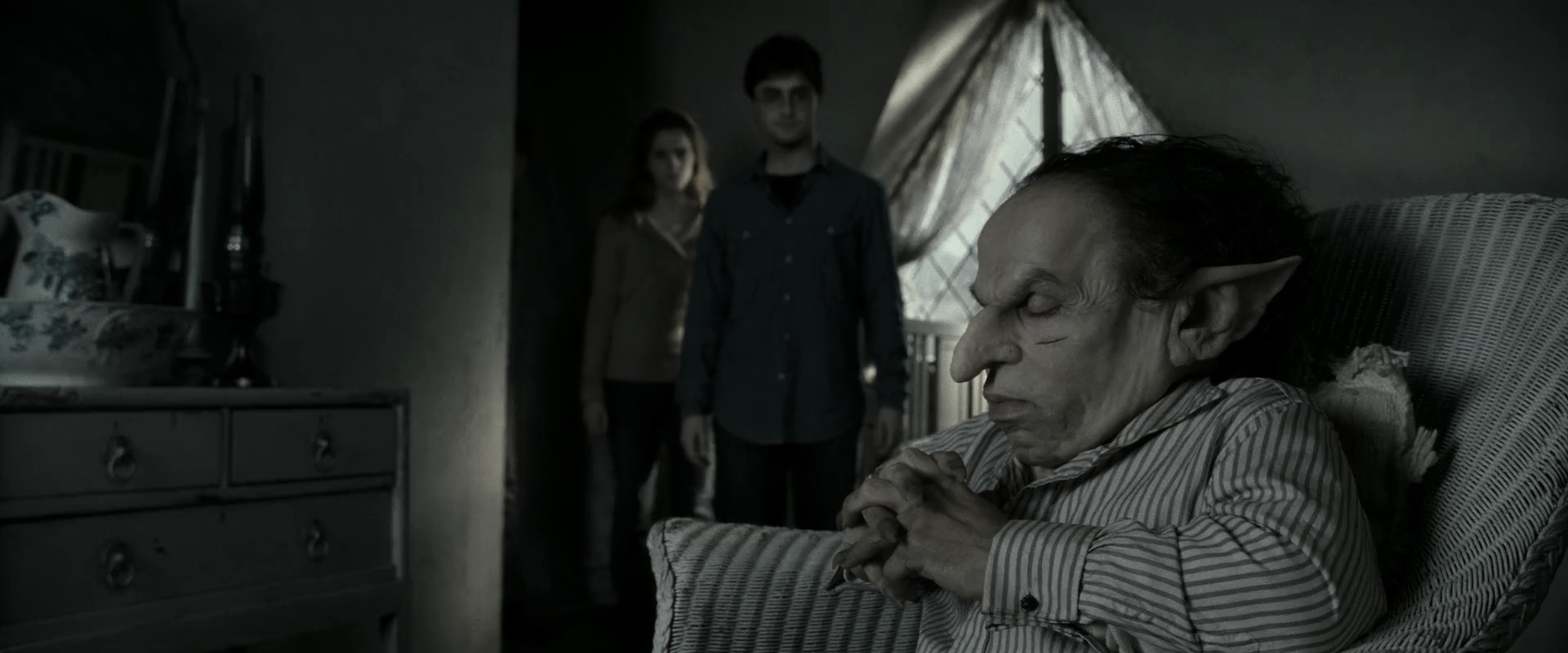 EmmaWatsonFan_dot_nl-HarryPotterAndTheDeathlyHallowsPart2-0180.jpg EmmaWatsonFan_dot_nl-HarryPotterAndTheDeathlyHallowsPart2-0180.jpg