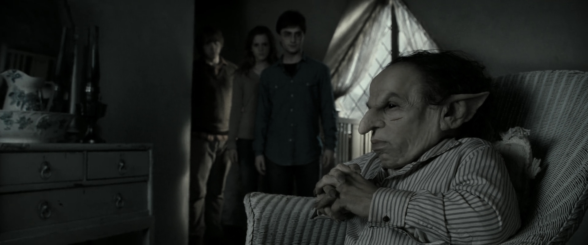 EmmaWatsonFan_dot_nl-HarryPotterAndTheDeathlyHallowsPart2-0188.jpg EmmaWatsonFan_dot_nl-HarryPotterAndTheDeathlyHallowsPart2-0188.jpg