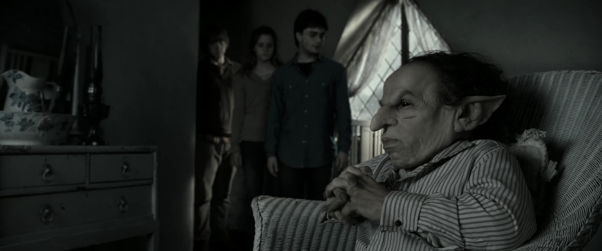 EmmaWatsonFan_dot_nl-HarryPotterAndTheDeathlyHallowsPart2-0192.jpg EmmaWatsonFan_dot_nl-HarryPotterAndTheDeathlyHallowsPart2-0192.jpg