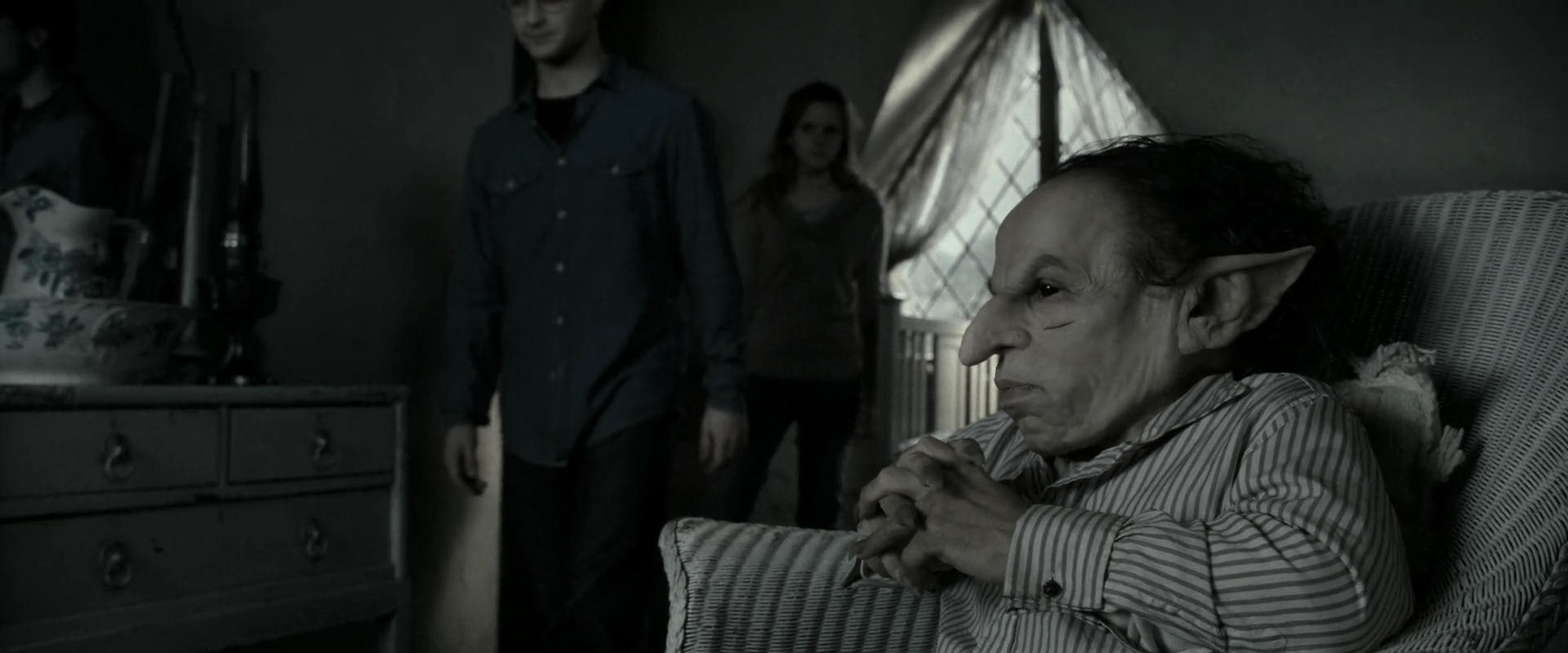 EmmaWatsonFan_dot_nl-HarryPotterAndTheDeathlyHallowsPart2-0195.jpg EmmaWatsonFan_dot_nl-HarryPotterAndTheDeathlyHallowsPart2-0195.jpg