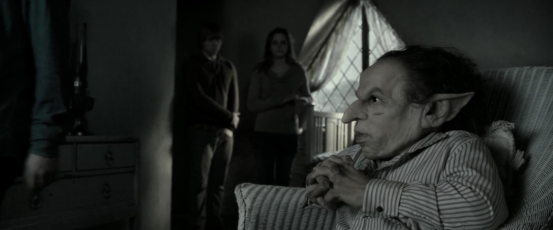 EmmaWatsonFan_dot_nl-HarryPotterAndTheDeathlyHallowsPart2-0197.jpg EmmaWatsonFan_dot_nl-HarryPotterAndTheDeathlyHallowsPart2-0197.jpg